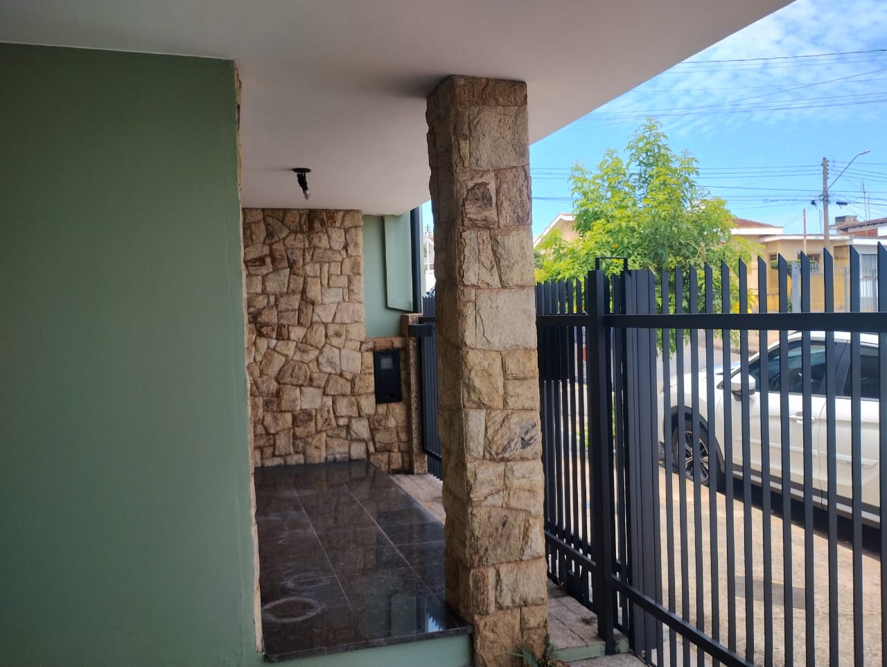 Imagens do imóveis Casa de Alto Padrão – Excelente como Residência e Também para Uso Comercial