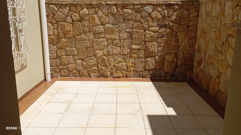 Imagens do imóveis Casa – Ampla e Bem Conservada