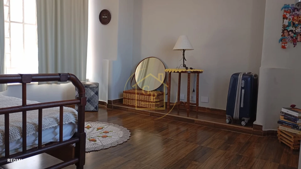 Imagens do imóveis Casa – Ampla e Bem Conservada