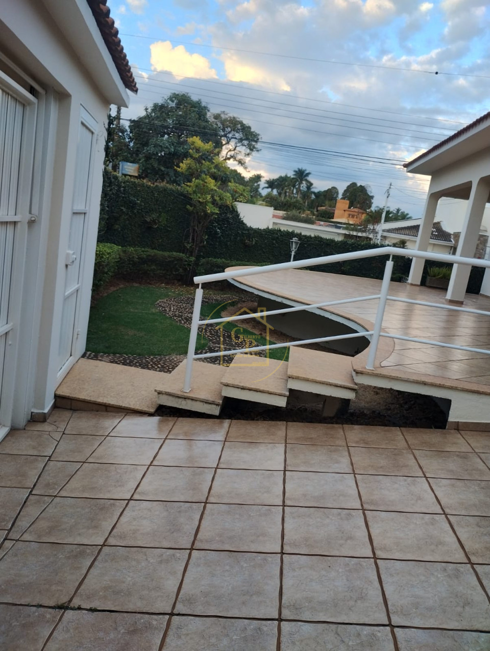 Imagens do imóveis Linda casa com bela vista da serra