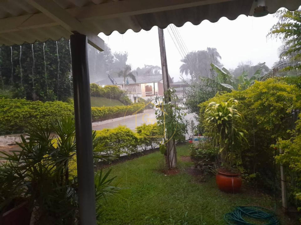 Imagens do imóveis Linda Chácara com Duas Casas e Varanda