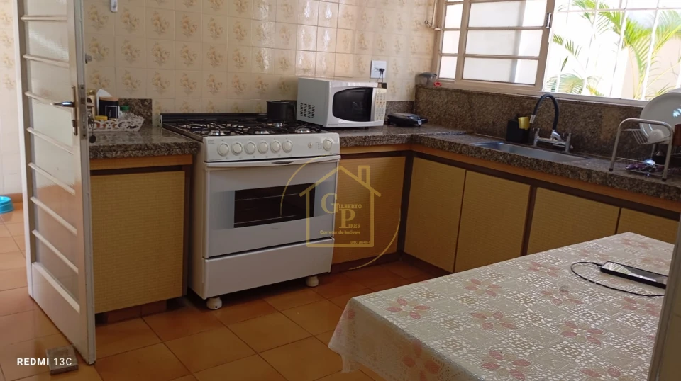 Imagens do imóveis Casa – Ampla e Bem Conservada