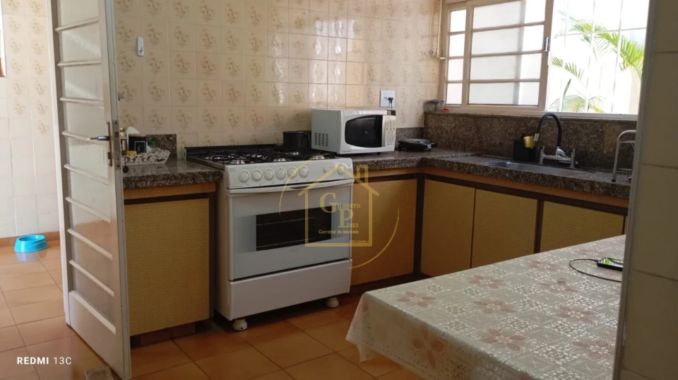 Imagens do imóveis Casa – Ampla e Bem Conservada