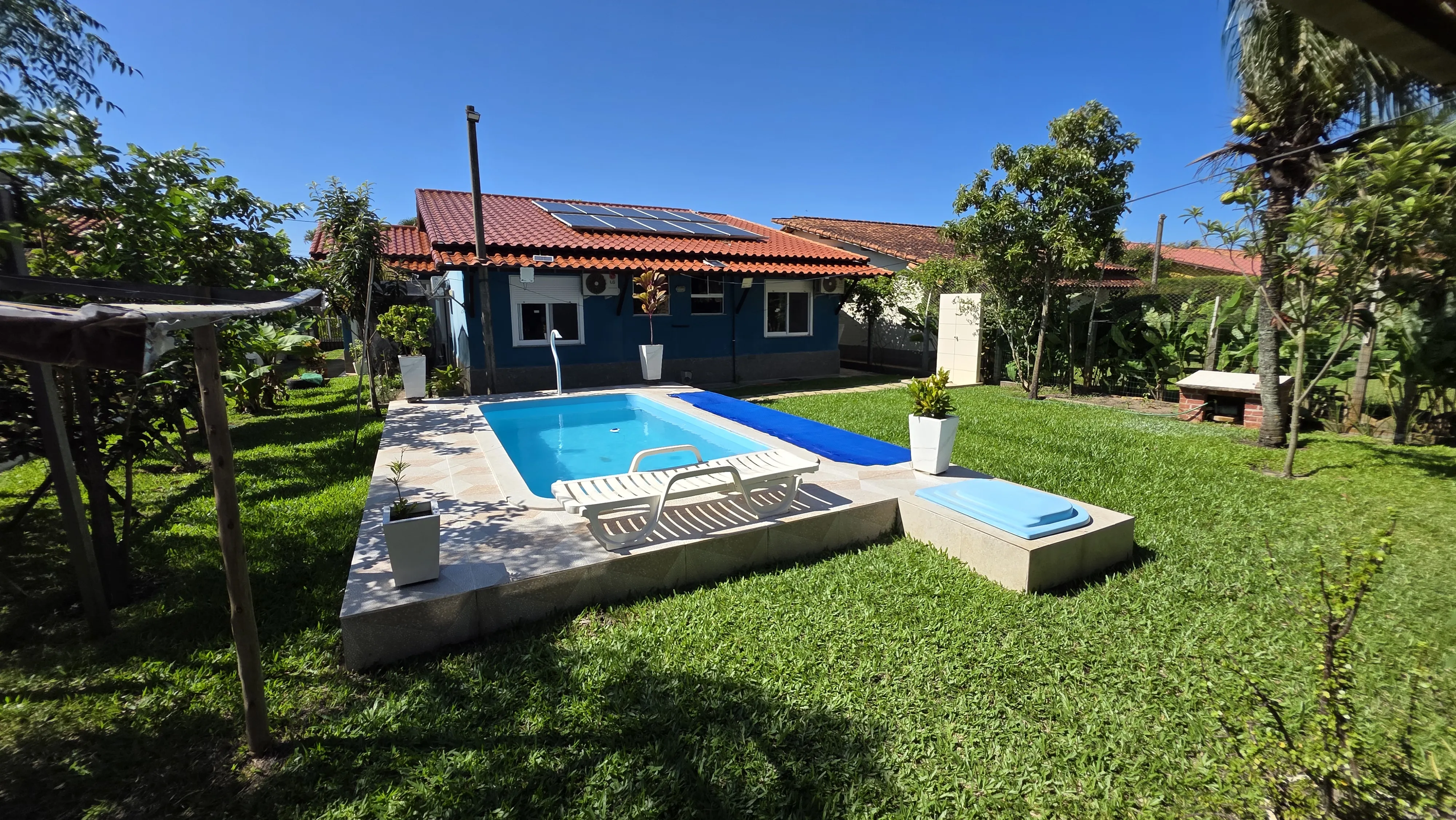 Imagens do imóveis Casa Linear com Piscina Aquecida, Área Gourmet e 632m² na Extensão da Praia Rasa