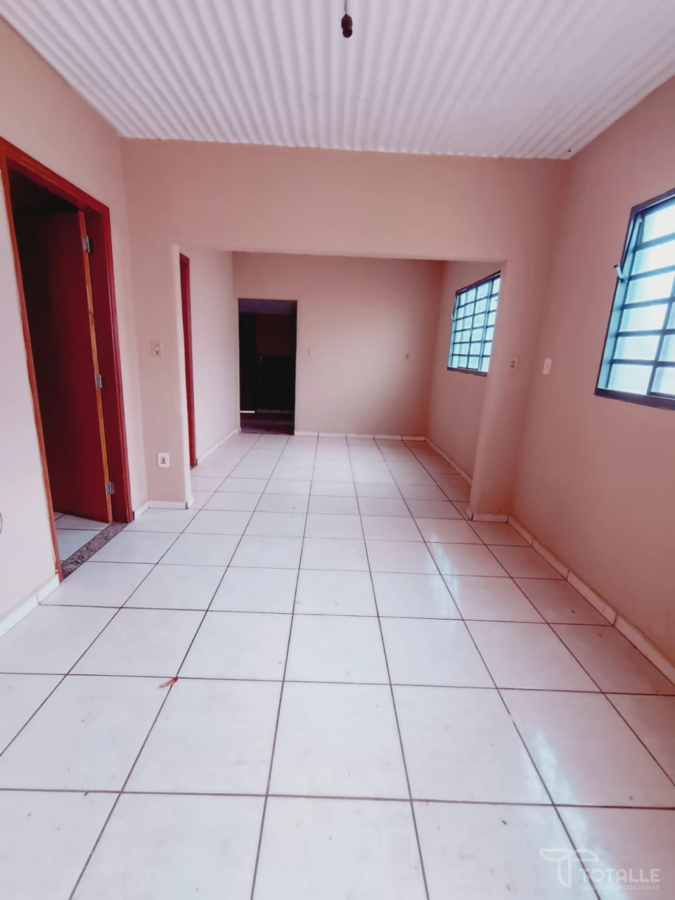 Imagens do imóveis Aluga-se Casa na Santa Terezinha