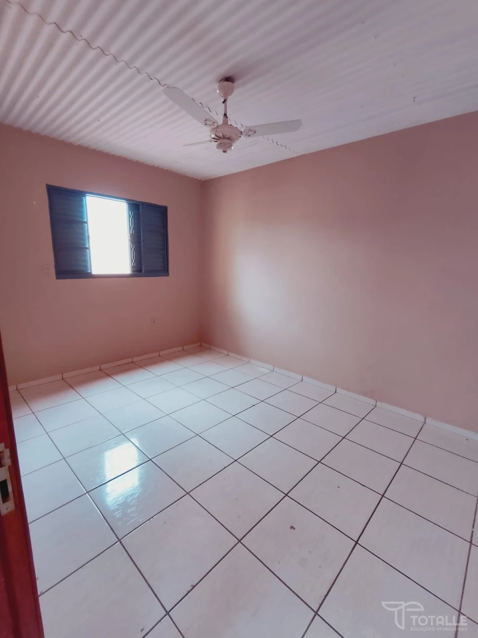 Imagens do imóveis Aluga-se Casa na Santa Terezinha