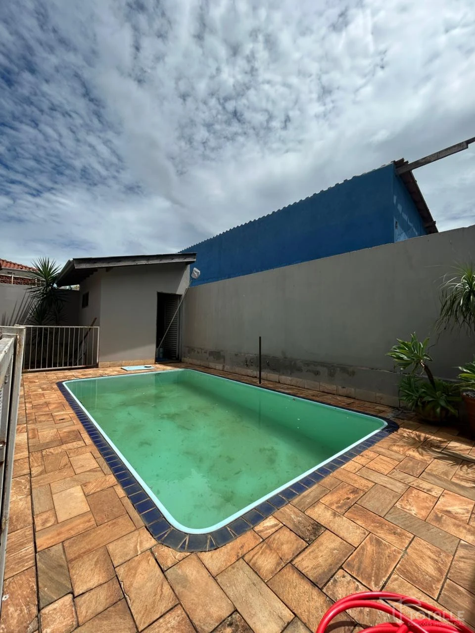 Imagens do imóveis Casa com Salão Comercial A Venda