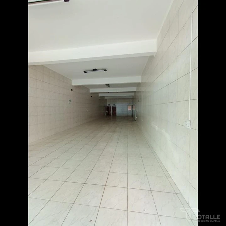 Imagens do imóveis Sobrado com Salão Comercial a Venda e disponível para  Locação no Centro