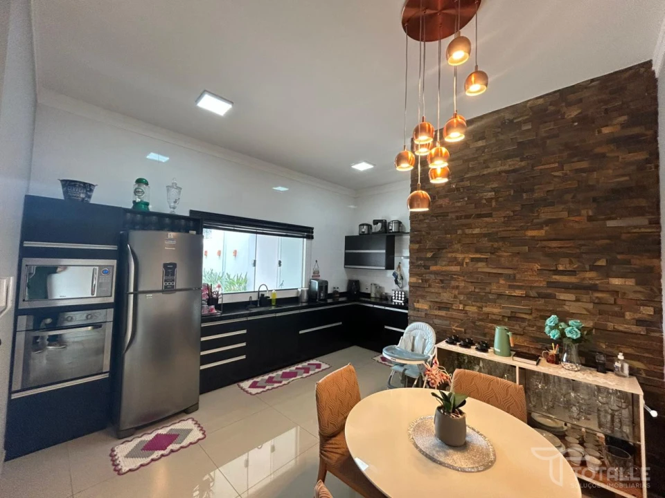 Imagens do imóveis Casa a Venda no Jardim do Lago II