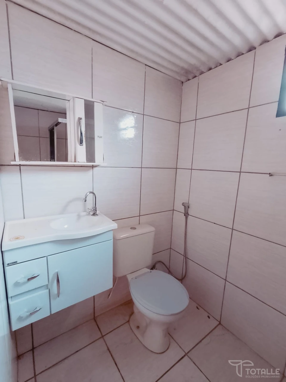 Imagens do imóveis Aluga-se Casa na Santa Terezinha