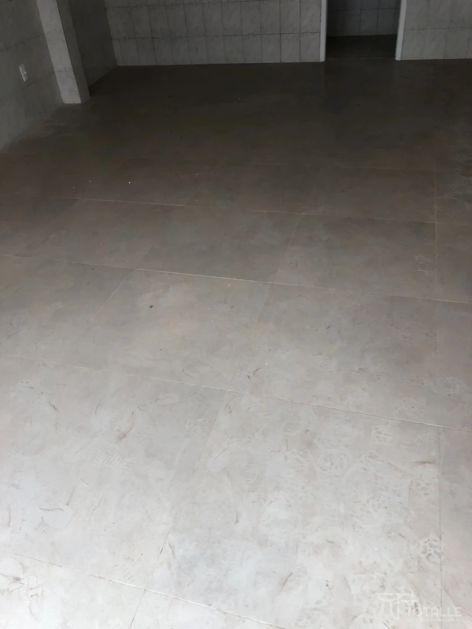 Imagens do imóveis Aluga-se Sala Comercial