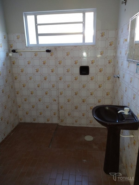 Imagens do imóveis Vende ou Aluga Casa no Centro de Penápolis