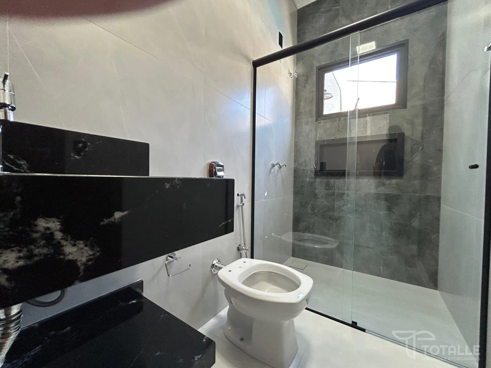 Imagens do imóveis Casa a Venda em Jardim do Lago