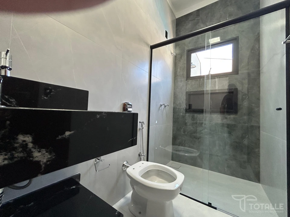 Imagens do imóveis Casa a Venda em Jardim do Lago