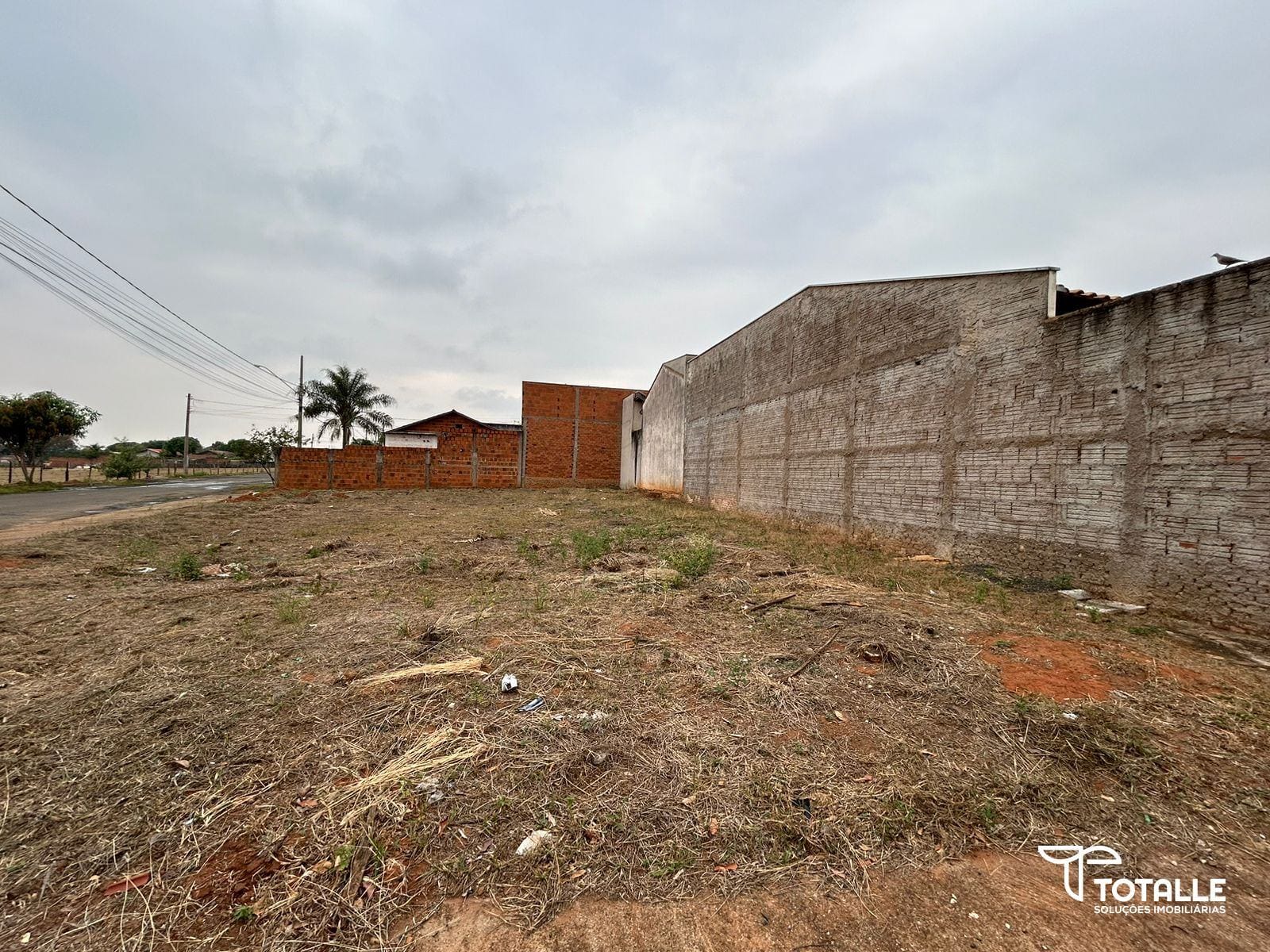 Imagens do imóveis Terreno de esquina à venda, Residencial Regina Célia, Penápolis, SP