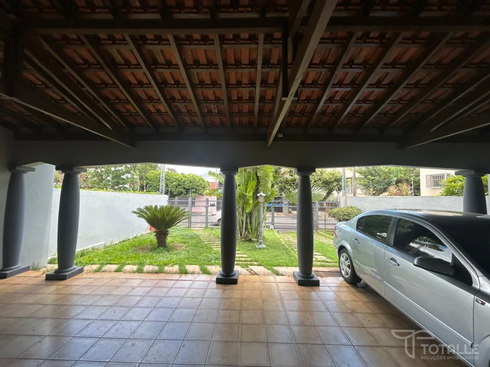 Imagens do imóveis Aluga-se Casa no Centro