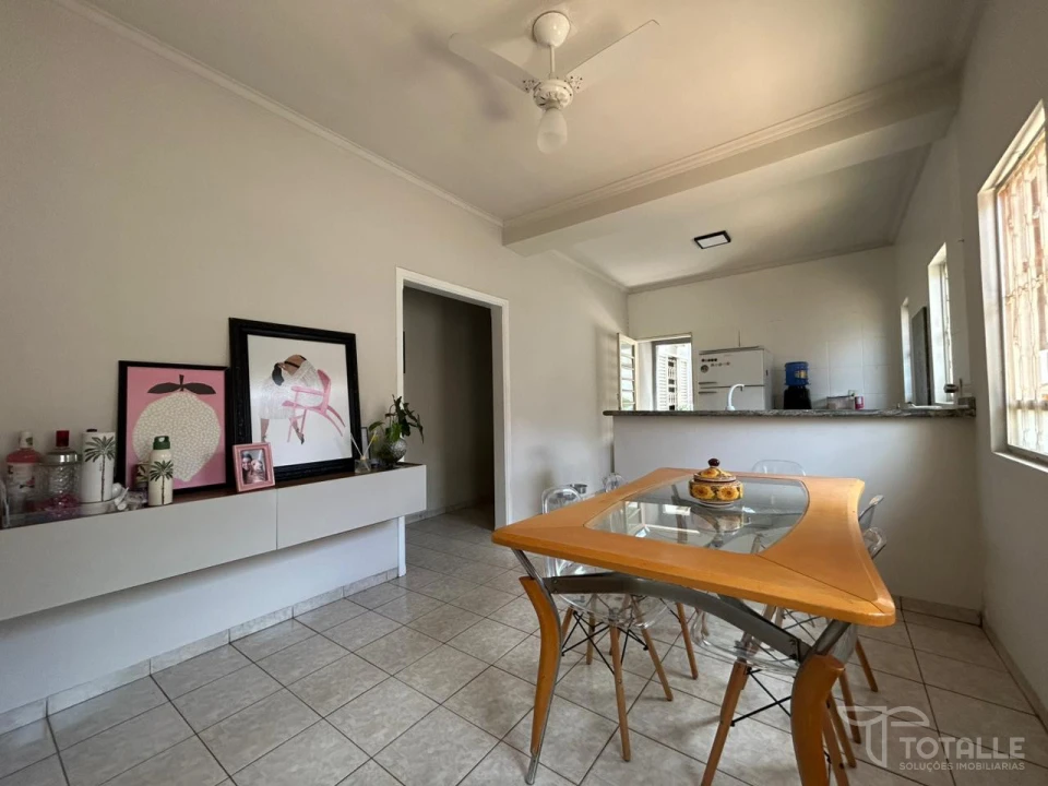 Imagens do imóveis Casa com Salão Comercial A Venda