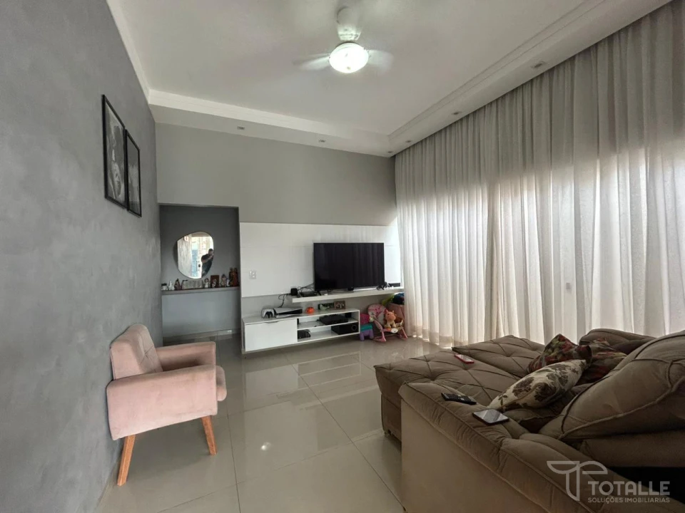 Imagens do imóveis Casa a Venda no Jardim do Lago II