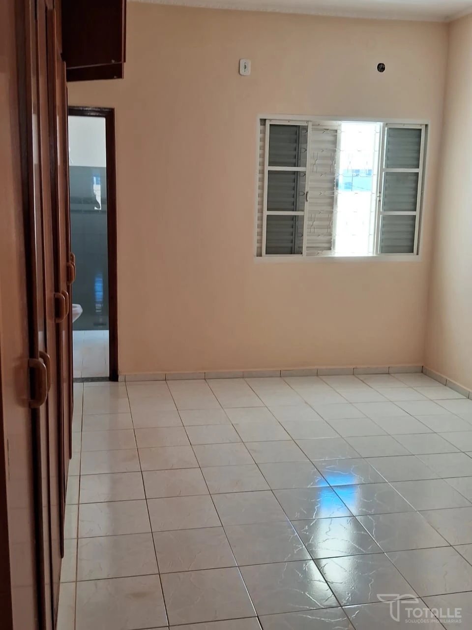 Imagens do imóveis Sobrado com Salão Comercial a Venda e disponível para  Locação no Centro