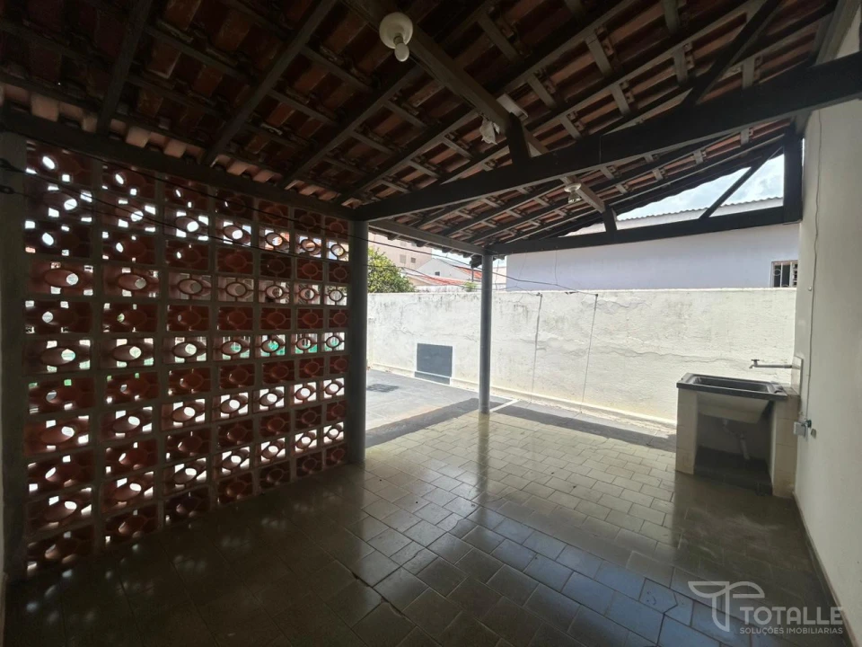 Imagens do imóveis Aluga-se Casa no Centro