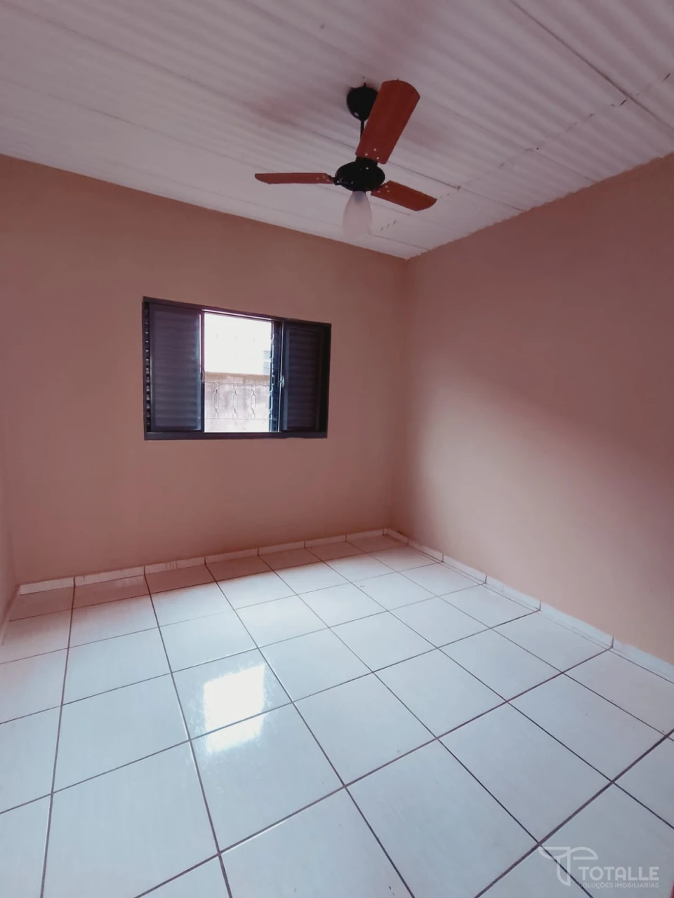 Imagens do imóveis Aluga-se Casa na Santa Terezinha