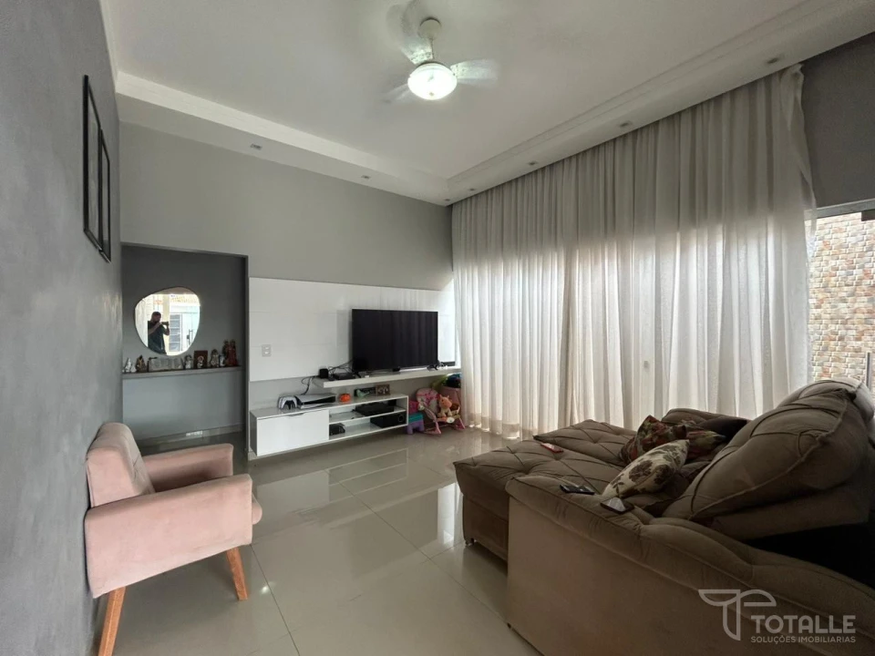 Imagens do imóveis Casa a Venda no Jardim do Lago II