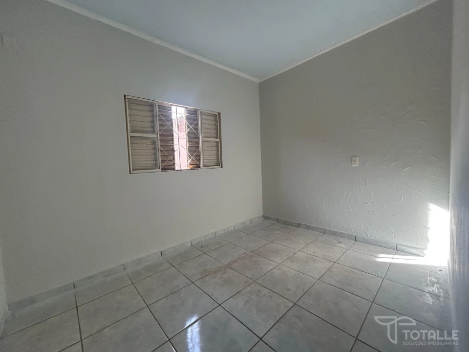Imagens do imóveis Casa Com Predio Comercial  à Venda no Res. Regina Célia