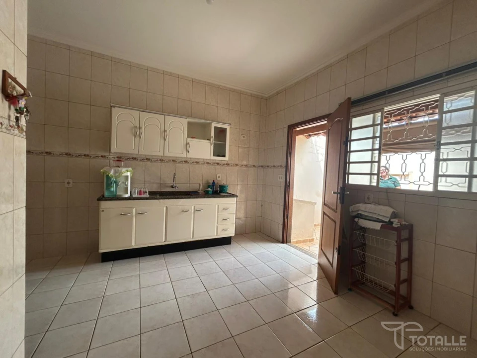 Imagens do imóveis Casa a Venda no Res. Miguel Barbeiro