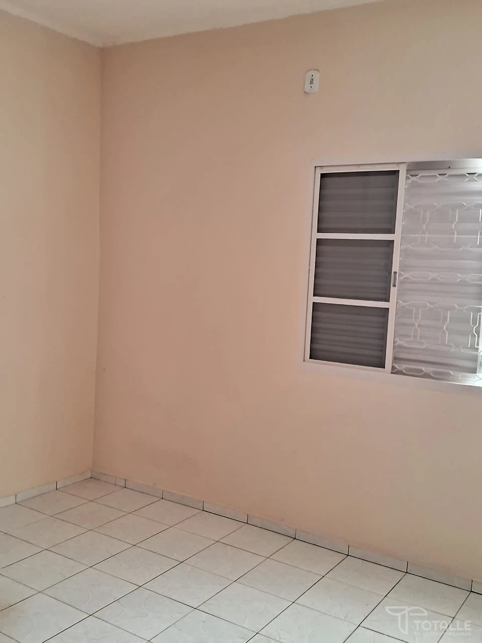 Imagens do imóveis Sobrado com Salão Comercial a Venda e disponível para  Locação no Centro