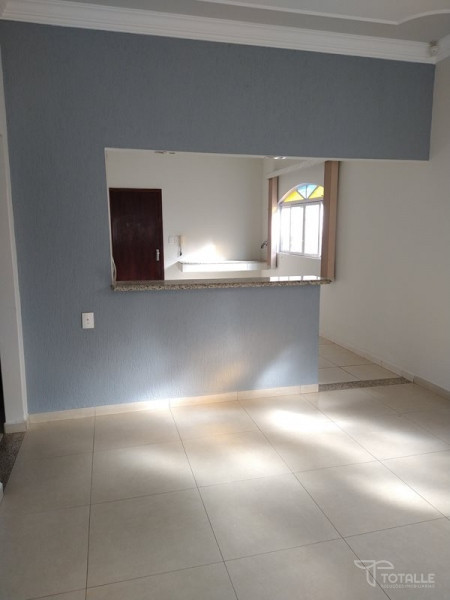 Imagens do imóveis Vende ou Aluga Casa no Centro de Penápolis