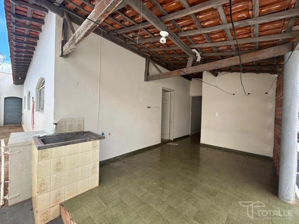 Imagens do imóveis Aluga-se Casa no Centro