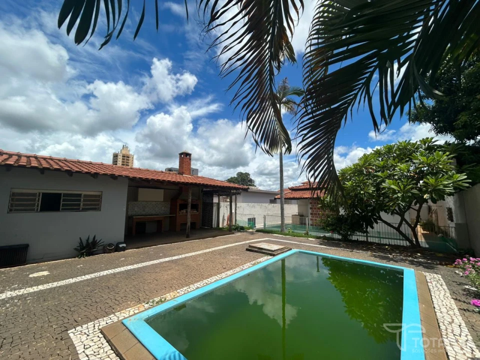 Imagens do imóveis Aluga-se Casa no Centro