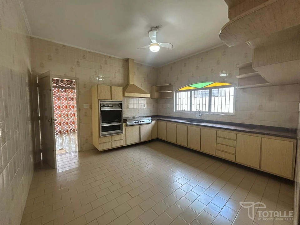 Imagens do imóveis Aluga-se Casa no Centro