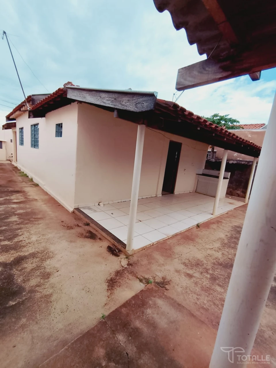 Imagens do imóveis Aluga-se Casa na Santa Terezinha