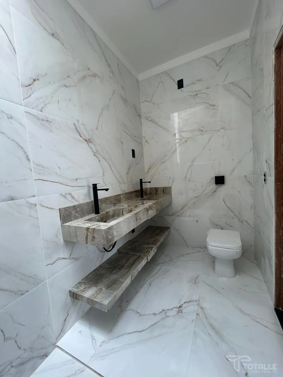 Imagens do imóveis Casa a Venda no Mais Parque