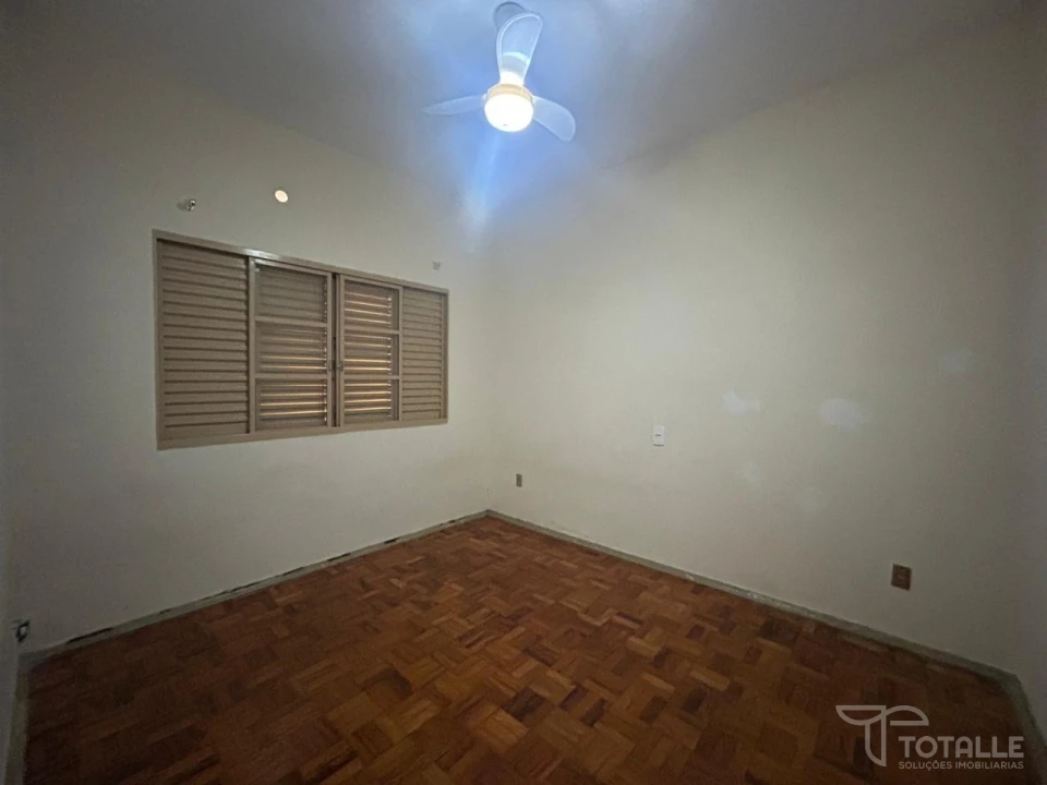 Imagens do imóveis Aluga-se Casa no Centro