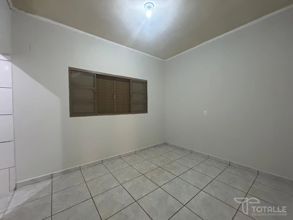 Imagens do imóveis Casa Com Predio Comercial  à Venda no Res. Regina Célia