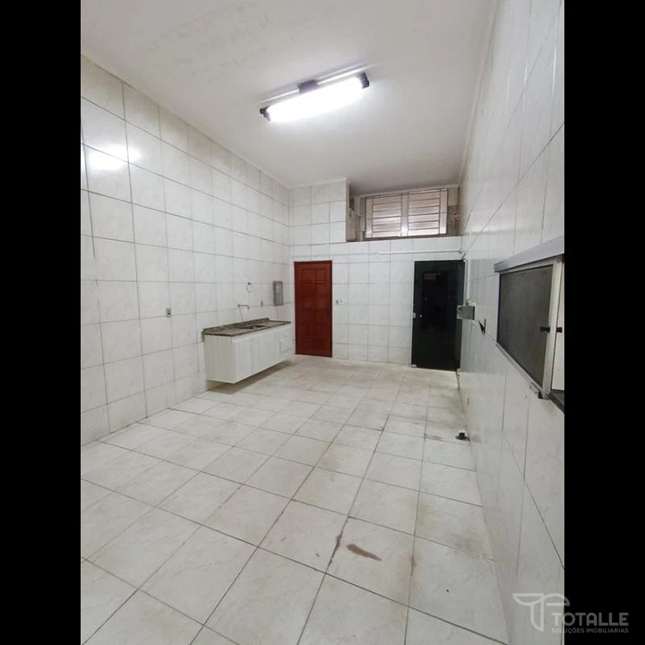 Imagens do imóveis Sobrado com Salão Comercial a Venda e disponível para  Locação no Centro