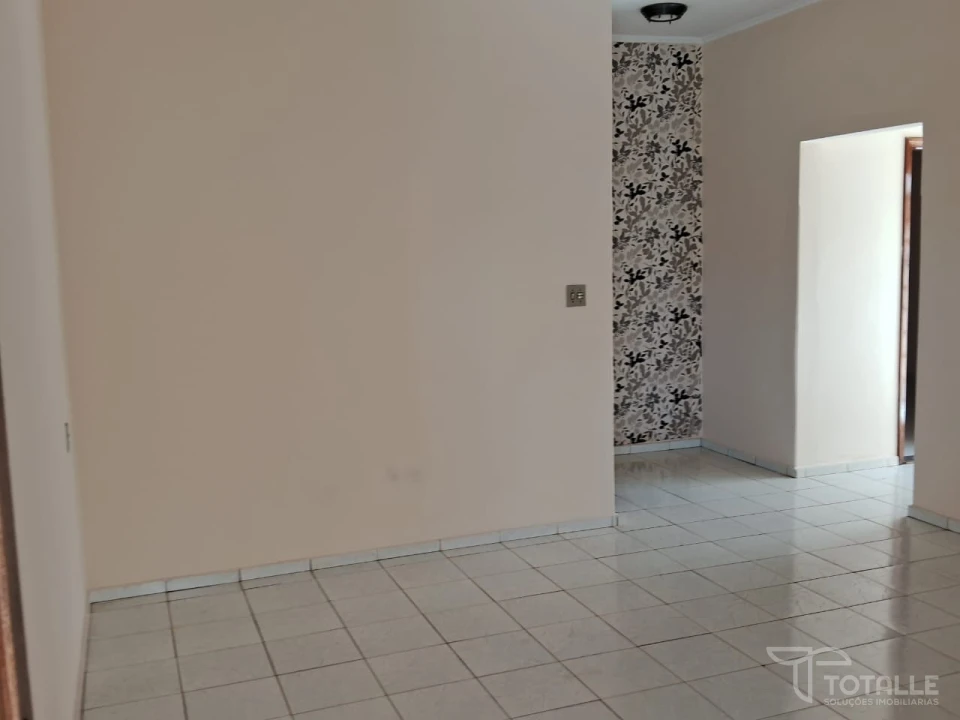 Imagens do imóveis Sobrado com Salão Comercial a Venda e disponível para  Locação no Centro