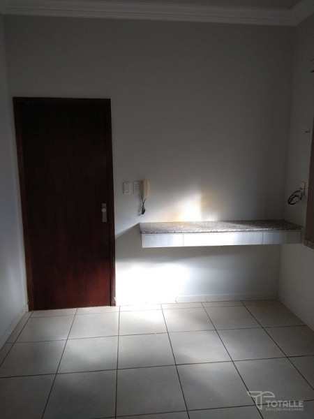 Imagens do imóveis Vende ou Aluga Casa no Centro de Penápolis