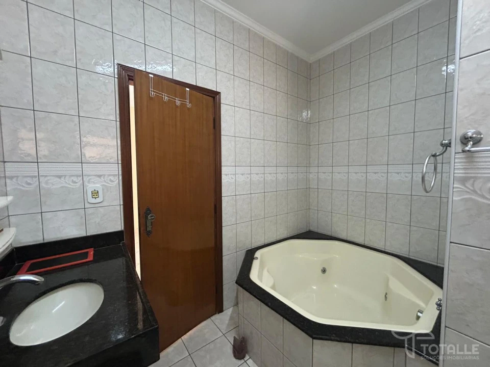 Imagens do imóveis Casa a Venda no Res. Miguel Barbeiro