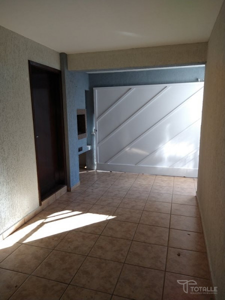 Imagens do imóveis Vende ou Aluga Casa no Centro de Penápolis