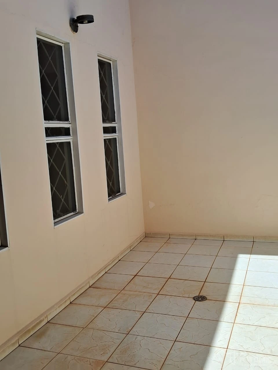 Imagens do imóveis Sobrado com Salão Comercial a Venda e disponível para  Locação no Centro