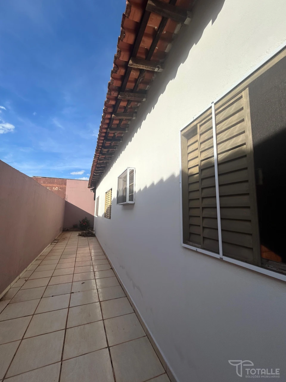 Imagens do imóveis Casa Com Predio Comercial  à Venda no Res. Regina Célia