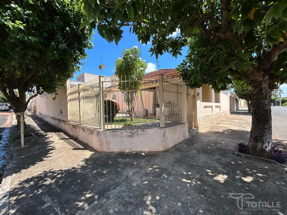 Imagens do imóveis Casa À Venda Vila Fátima Penápolis