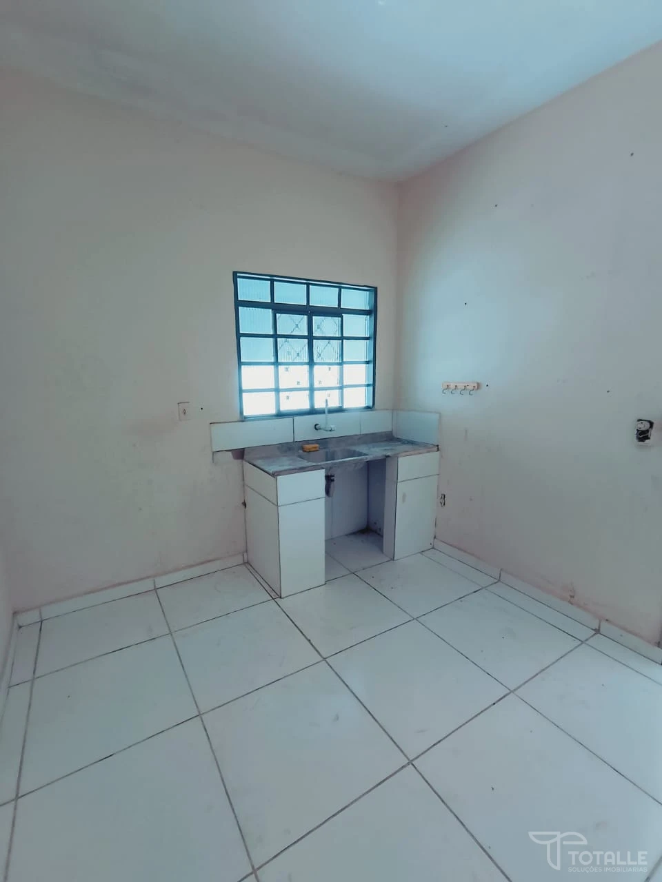 Imagens do imóveis Aluga-se Kit net no Jd del Rey