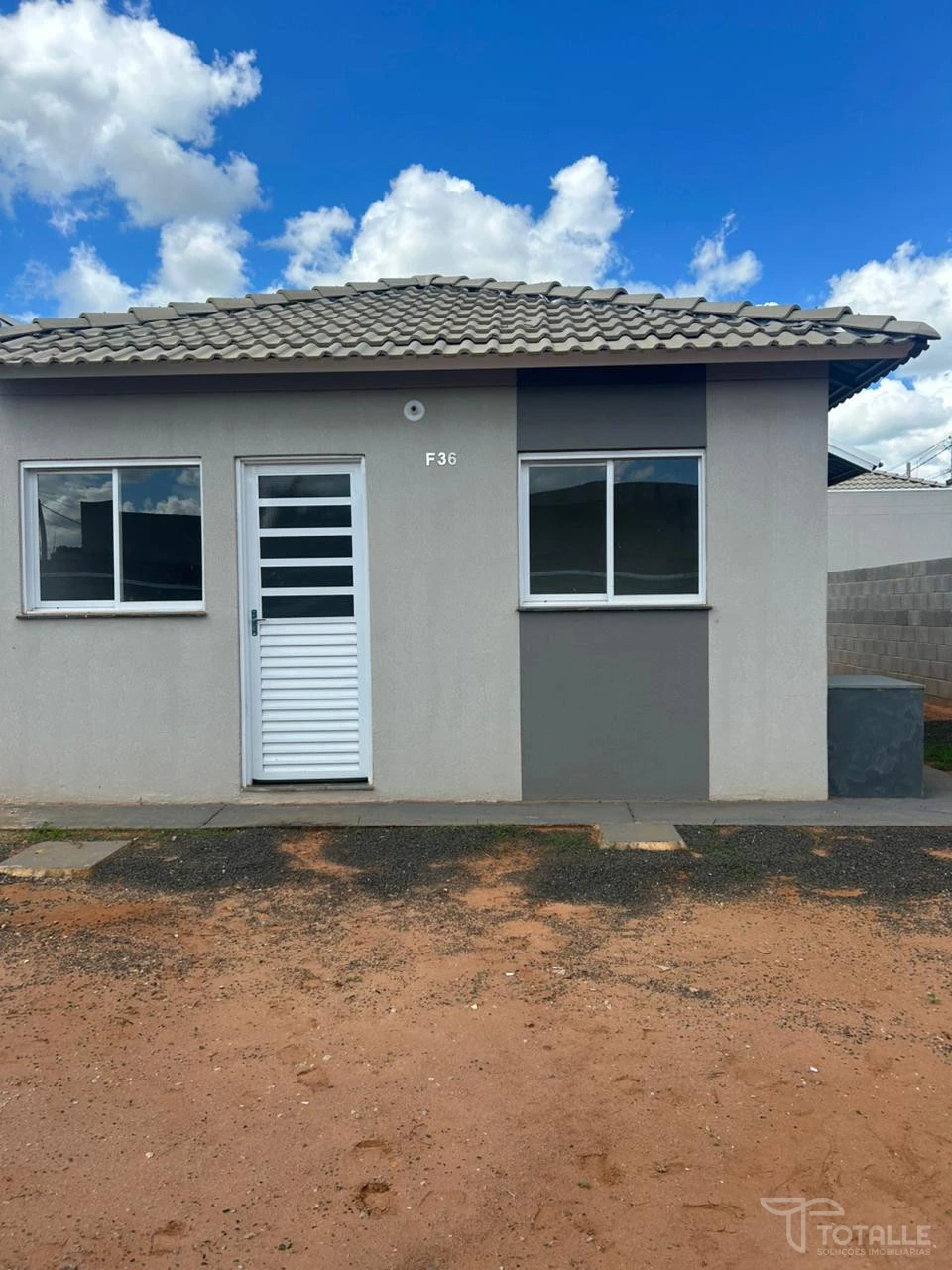 Imagens do imóveis Aluga-se Casa no Condimínio Levitti I