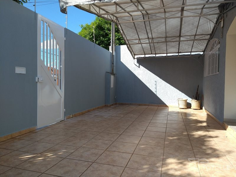Imagens do imóveis Vende ou Aluga Casa no Centro de Penápolis