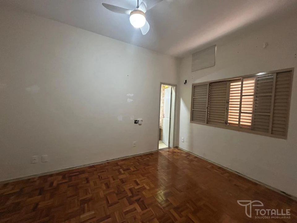 Imagens do imóveis Aluga-se Casa no Centro