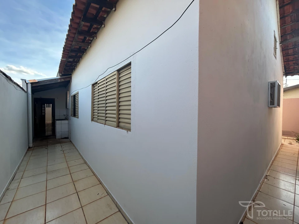 Imagens do imóveis Casa Com Predio Comercial  à Venda no Res. Regina Célia